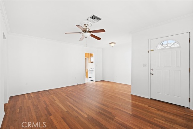 Detail Gallery Image 3 of 21 For 17414 Burma St, Encino,  CA 91316 - 3 Beds | 2 Baths