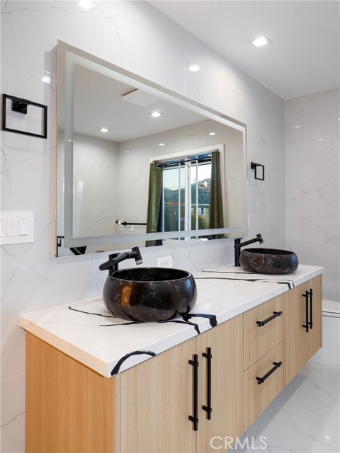 Detail Gallery Image 34 of 47 For 9742 Farralone, Chatsworth,  CA 91311 - 4 Beds | 3/1 Baths