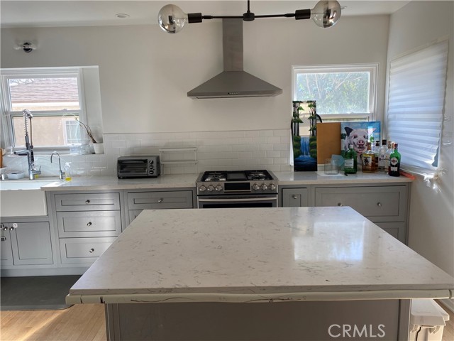 Detail Gallery Image 11 of 23 For 8929 Rathburn Ave, Northridge,  CA 91325 - 3 Beds | 2 Baths