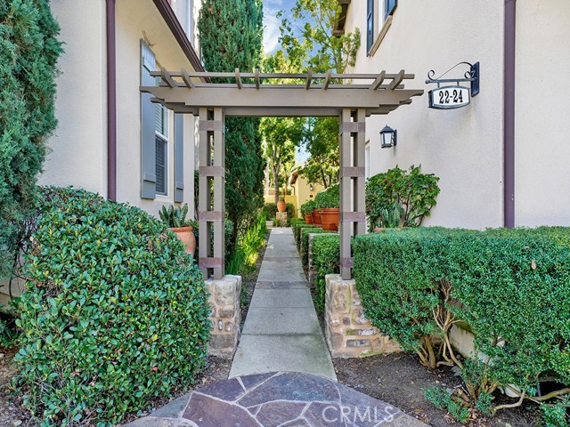 Detail Gallery Image 2 of 28 For 24 Arborside, Irvine,  CA 92603 - 3 Beds | 2/1 Baths