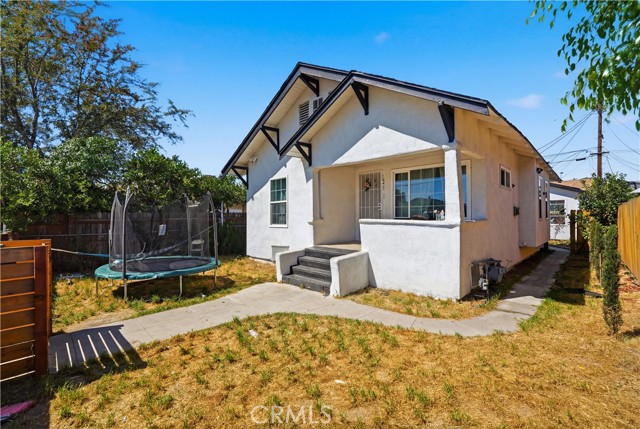 Detail Gallery Image 3 of 13 For 1471 E 41st, Los Angeles,  CA 90011 - – Beds | – Baths