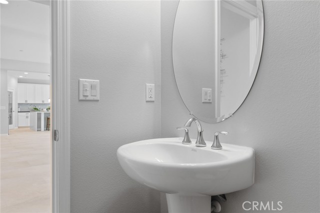 5804 Levanto Street, Bakersfield CA: https://media.crmls.org/medias/02a171fb-083c-495f-8e76-d84bb5fea1d8.jpg