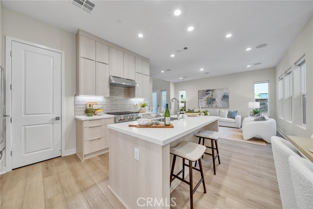 Detail Gallery Image 13 of 63 For 120 Parkland Alley, Lake Forest,  CA 92630 - 5 Beds | 4 Baths