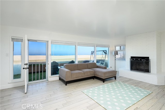 Detail Gallery Image 9 of 24 For 528 the Strand, Hermosa Beach,  CA 90254 - 4 Beds | 4 Baths
