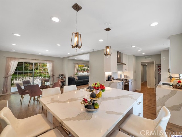 3825 Los Amigos Street, La Crescenta CA: https://media.crmls.org/medias/02a31e92-6a2f-4c7c-bfbc-8f5a63132d64.jpg