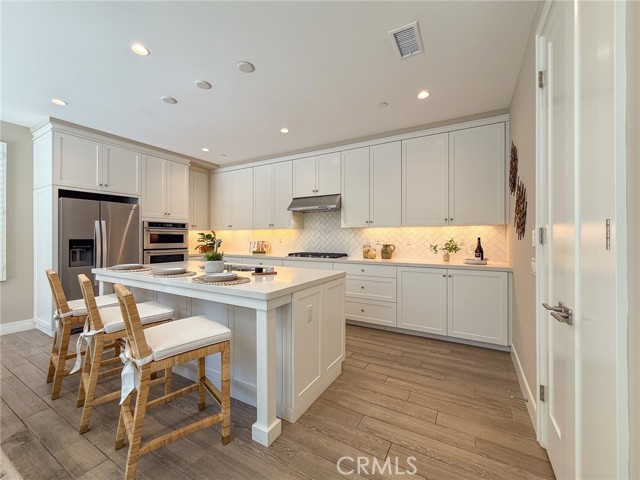142 Dolci, Irvine CA: https://media.crmls.org/medias/02a3ad56-db86-4e6b-8467-e2fe3638b623.jpg