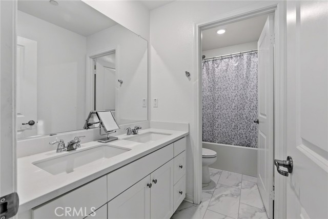 Detail Gallery Image 16 of 35 For 15185 Ridge, Fontana,  CA 92336 - 4 Beds | 3/1 Baths