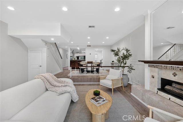 Detail Gallery Image 16 of 46 For 1830 Kelton Ave #5,  Los Angeles,  CA 90025 - 3 Beds | 2/1 Baths