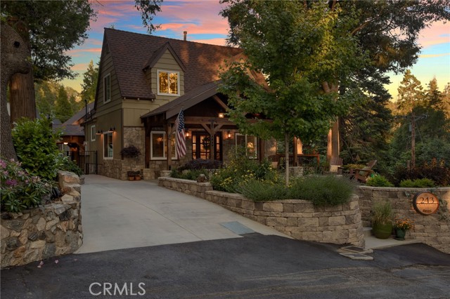 243 Manzanita Drive, Lake Arrowhead CA: https://media.crmls.org/medias/02a4cd3b-4eef-4156-85ec-c1fe28ed5ffe.jpg