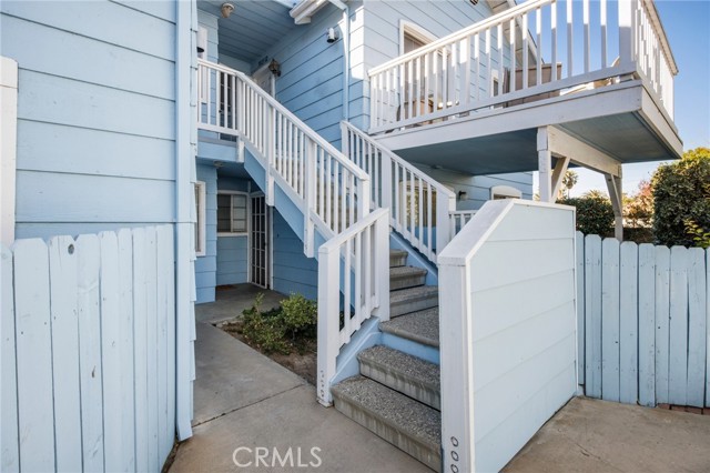 Detail Gallery Image 3 of 19 For 7025 Glade Ave #11,  Canoga Park,  CA 91303 - 2 Beds | 2 Baths