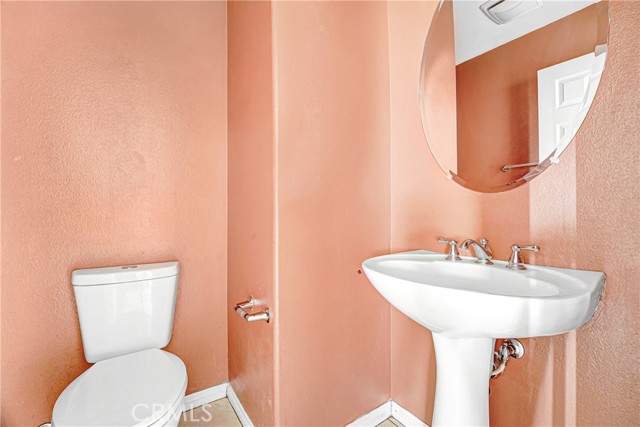 Detail Gallery Image 5 of 20 For 43653 32nd St, Lancaster,  CA 93535 - 3 Beds | 2/1 Baths