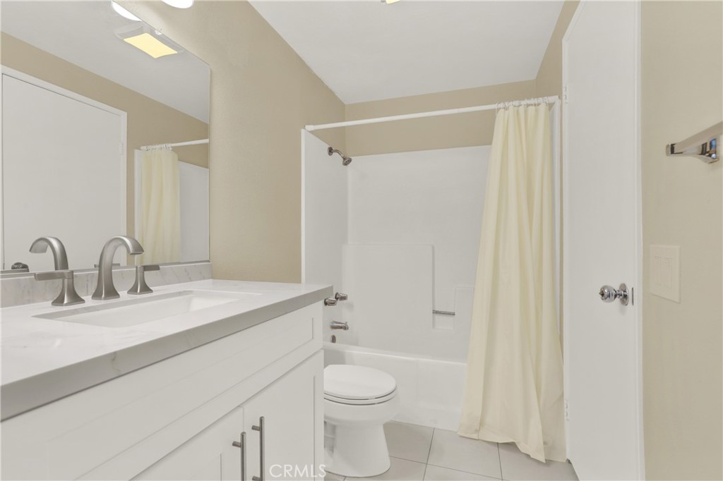 MLS #OC25245389 image #16