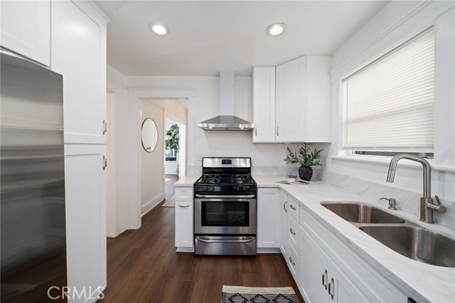 Detail Gallery Image 11 of 32 For 1148 Chestnut Ave, Long Beach,  CA 90813 - 4 Beds | 2 Baths