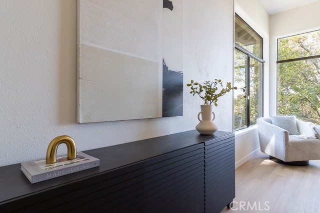 Detail Gallery Image 17 of 40 For 1463 N View Dr, Westlake Village,  CA 91362 - 2 Beds | 2/1 Baths