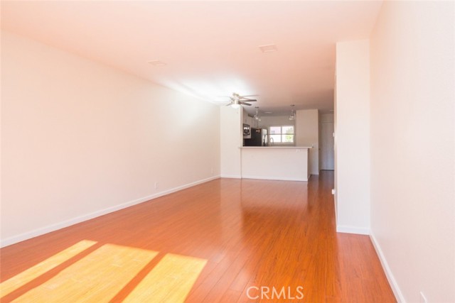 Detail Gallery Image 4 of 38 For 2940 N Verdugo Rd #321,  Glendale,  CA 91208 - 2 Beds | 2 Baths