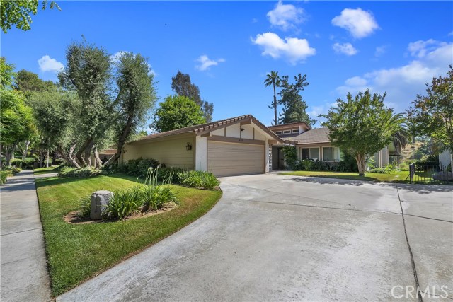 612 Via Zapata, Riverside, CA 92507