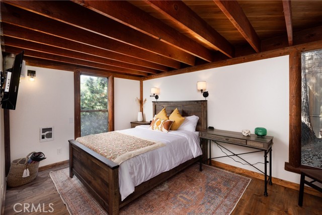 1370 Calgary Drive, Lake Arrowhead CA: https://media.crmls.org/medias/02a869c6-9c57-4b19-9044-18a53b943870.jpg