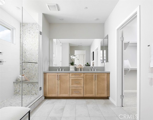 Detail Gallery Image 8 of 13 For 18208 Aerie Way, Canyon Country,  CA 91350 - 4 Beds | 3 Baths