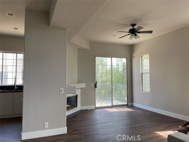 Detail Gallery Image 4 of 13 For 12725 Trent Jones, Tustin,  CA 92782 - 2 Beds | 2/1 Baths