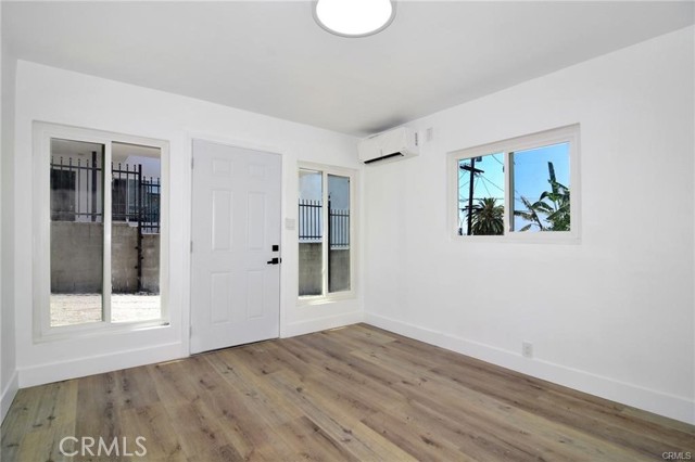 Detail Gallery Image 2 of 12 For 631 1/2 N Benton Way, Silver Lake Los Angeles,  CA 90026 - 2 Beds | 2 Baths