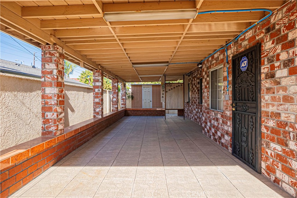 https://media.crmls.org/medias/02acd5cb-3375-482f-8d88-b555980531ad.jpg?preset=X-Large