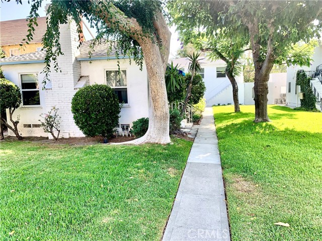 222 N Screenland Drive, Burbank CA: https://media.crmls.org/medias/02ace4cb-d3be-45d4-aec9-2fb310d51b4d.jpg