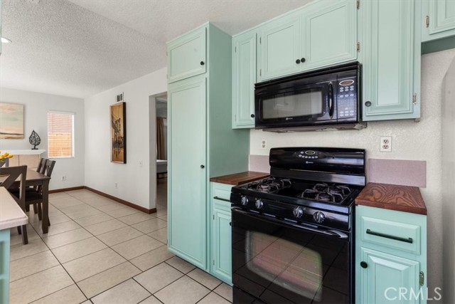 Detail Gallery Image 12 of 36 For 5049 N Varsity Ave, San Bernardino,  CA 92407 - 5 Beds | 2/1 Baths