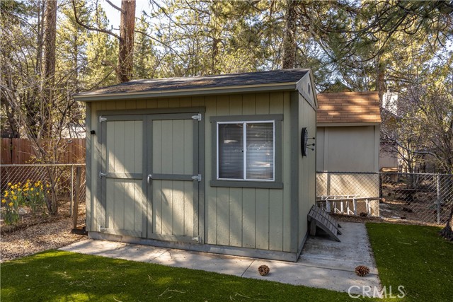 Detail Gallery Image 30 of 32 For 42824 Cedar Ave, Big Bear Lake,  CA 92315 - 4 Beds | 3 Baths