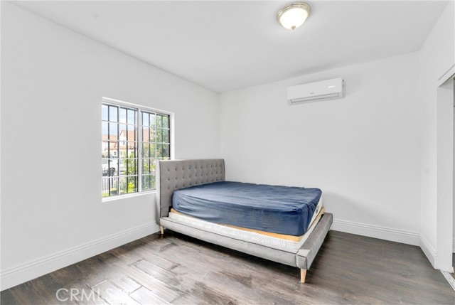 2040 Hancock Street, Los Angeles CA: https://media.crmls.org/medias/02ae06ed-6e07-4ab2-8fdf-d2a8c63200bd.jpg
