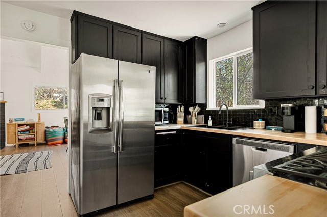 Detail Gallery Image 5 of 24 For 27255 Bernina, Lake Arrowhead,  CA 92352 - 3 Beds | 3 Baths