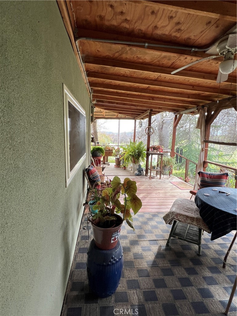 https://media.crmls.org/medias/02af389e-921e-48f7-b536-11401378969f.jpg?preset=X-Large