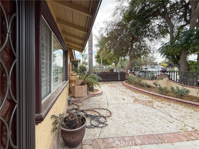 Detail Gallery Image 31 of 46 For 7090 N Atlantic Pl, Long Beach,  CA 90805 - 4 Beds | 2 Baths