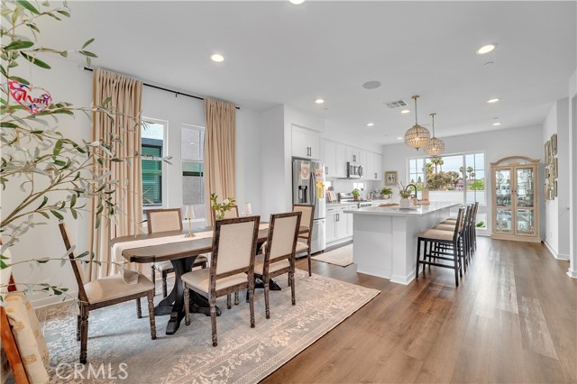 516 Caleigh Lane, Costa Mesa CA: https://media.crmls.org/medias/02afcec8-9e0a-4041-9ff8-184be8bdbf12.jpg