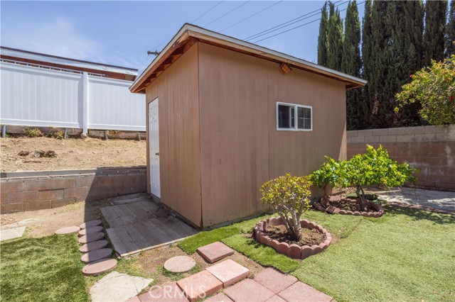Detail Gallery Image 22 of 27 For 27852 Rosamond, Canyon Country,  CA 91351 - 4 Beds | 2 Baths