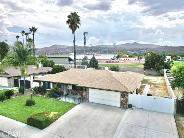 Detail Gallery Image 2 of 33 For 41587 Lomas St, Hemet,  CA 92544 - 4 Beds | 2 Baths