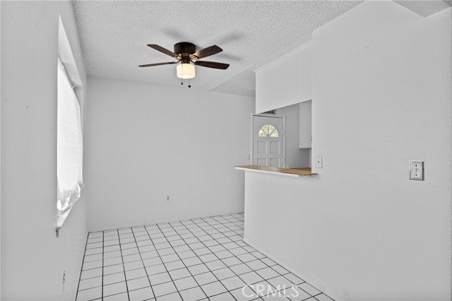 315 S Mistletoe Avenue, San Jacinto CA: https://media.crmls.org/medias/02b2e4e5-67b8-45f9-9654-fd977045294e.jpg