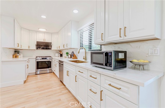 Detail Gallery Image 6 of 13 For 2215 El Monte Ave, Arcadia,  CA 91007 - 4 Beds | 4/1 Baths