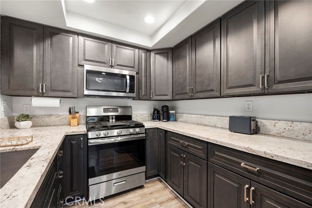 Detail Gallery Image 13 of 30 For 5814 Old Village Rd #216,  Yorba Linda,  CA 92887 - 3 Beds | 2 Baths