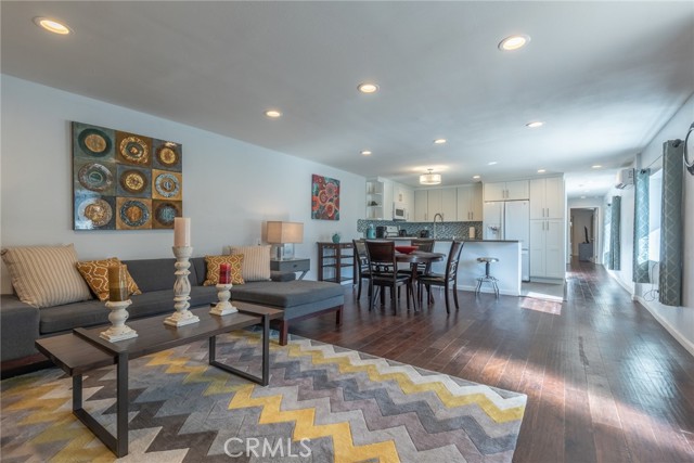 3617 Sunswept Drive, Studio City CA: https://media.crmls.org/medias/02b3e256-2c8e-4b6c-bdc5-6b3681bd5cac.jpg