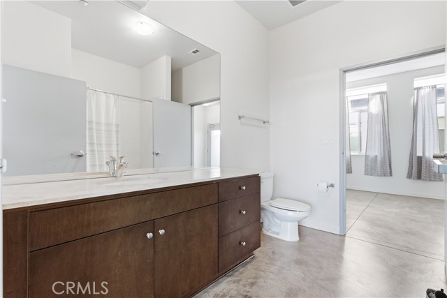 Detail Gallery Image 9 of 30 For 435 W Center Street Promenade, Anaheim,  CA 92805 - 2 Beds | 2 Baths