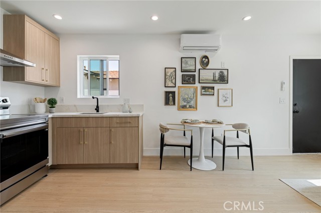 8840 Valjean Avenue, North Hills CA: https://media.crmls.org/medias/02b48458-a4a6-4a57-9f3e-3dae26e7fe1e.jpg