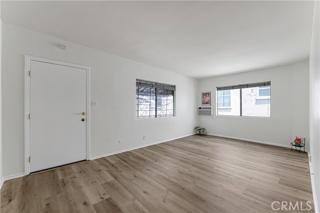 Detail Gallery Image 4 of 21 For 118 S Manhattan Pl #6,  Los Angeles,  CA 90004 - 1 Beds | 1 Baths