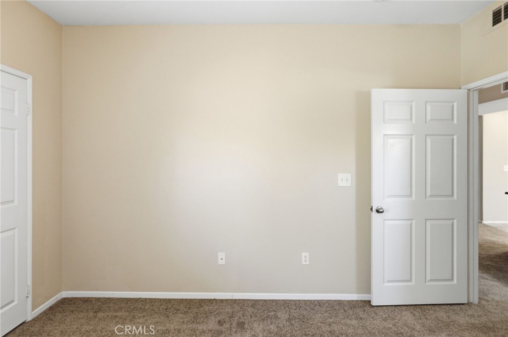 https://media.crmls.org/medias/02b5554e-1f7c-4fdc-9561-2647159b1f7c.jpg?preset=X-Large