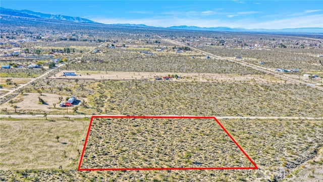 Detail Gallery Image 9 of 14 For 11982 Redwood Rd, Pinon Hills,  CA 92372 - – Beds | – Baths