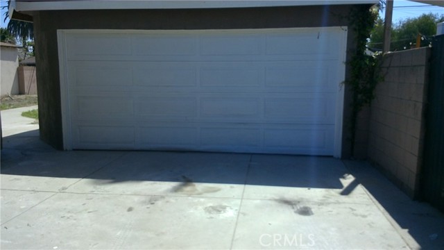 2420 Maine Avenue, Long Beach CA: https://media.crmls.org/medias/02b5d0fc-110e-4ab6-b608-b7c90071b01c.jpg