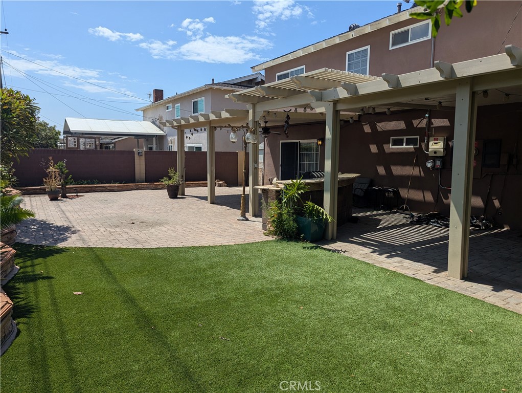 https://media.crmls.org/medias/02b5e4cd-c7ac-43de-95ae-c718bcbb9072.jpg?preset=X-Large