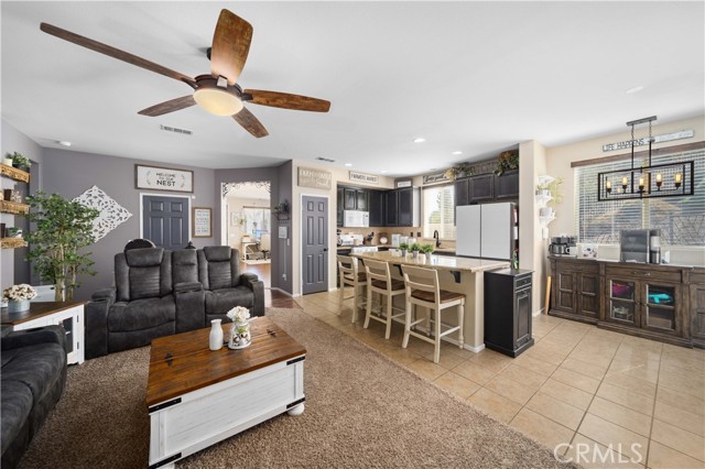 Detail Gallery Image 10 of 34 For 40015 Aliso Ct, Palmdale,  CA 93551 - 3 Beds | 2 Baths