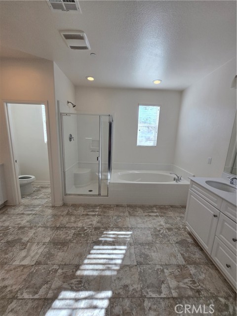 Detail Gallery Image 13 of 30 For 11014 via Del Corso, Riverside,  CA 92505 - 4 Beds | 3 Baths