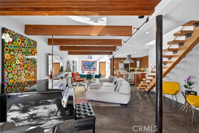 Detail Gallery Image 9 of 62 For 219 Colton, Newport Beach,  CA 92663 - 4 Beds | 3 Baths