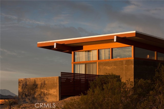 Front Image Thumbnail for CROC25276005